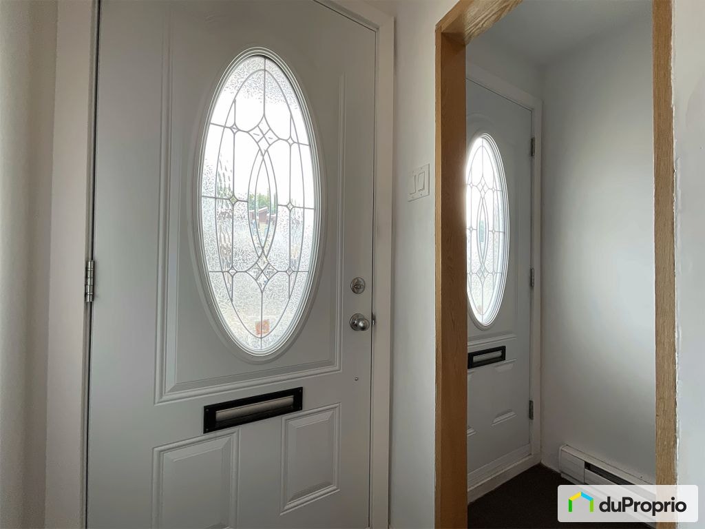 $1,200,000 - Triplex in Mercier / Hochelaga / Maisonneuve — photo 2