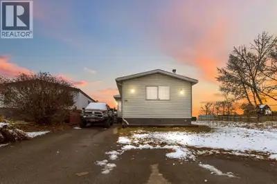 Step inside this beautifully updated 3 bedroom mobile that combines comfort, style, and functionalit...