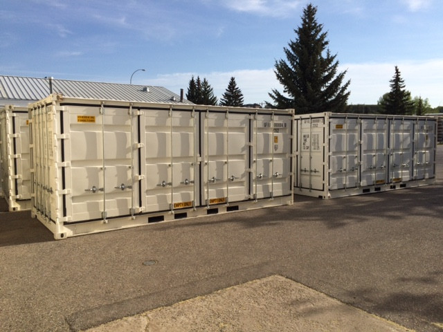 Seacans & Shipping Containers - Wholesale Pricing! 20, 40, 45ft in Storage Containers in Calgary