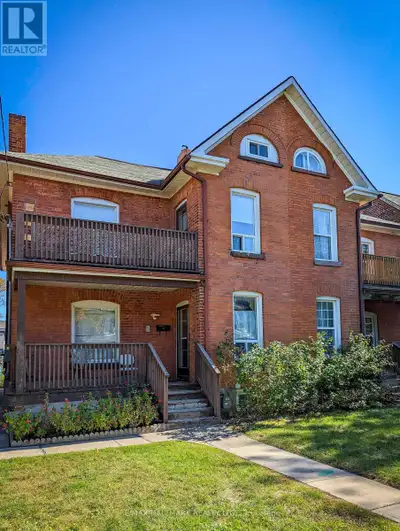 Check out this fantastic apartment located in the heart of the vibrant Bloordale Village. Boasting a...