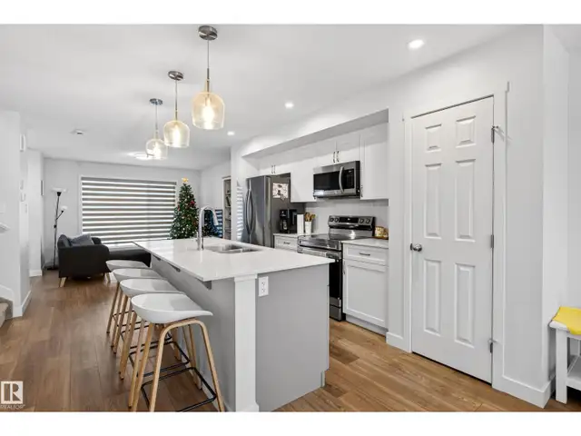 201 SUNLAND WY Sherwood Park, Alberta in Houses for Sale in Strathcona County - Image 13