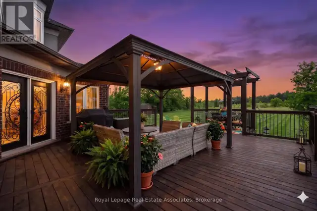 100 CHESSWOOD TRAIL Hamilton, Ontario in Houses for Sale in Oakville / Halton Region - Image 40