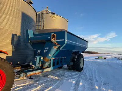 Has Seen Little Use Last 15 years (we sold is 15 years ago to a 350 Acre Farm) 11' 10" Unloading Aug...