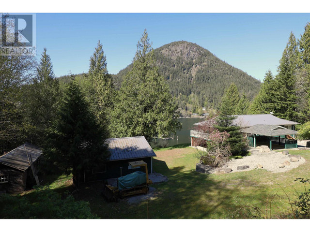 12815 SUNSHINE COAST HIGHWAY Madeira Park, British Columbia in Houses for Sale in Sunshine Coast - Image 4