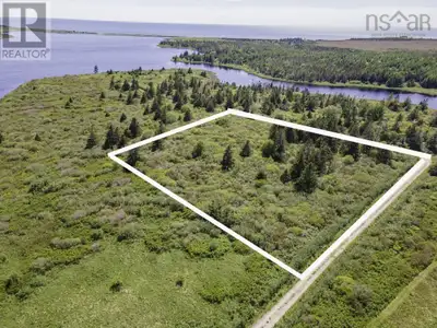 WATER VIEW with FINANCING AVAILABLE. 20 Minutes to the town of Yarmouth and 10 minutes to Salmon Riv...