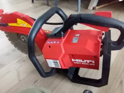 In very good conditions like new DSH 600-22 BATTERY CUT OFF SAW. Tool and charger only. You need to...