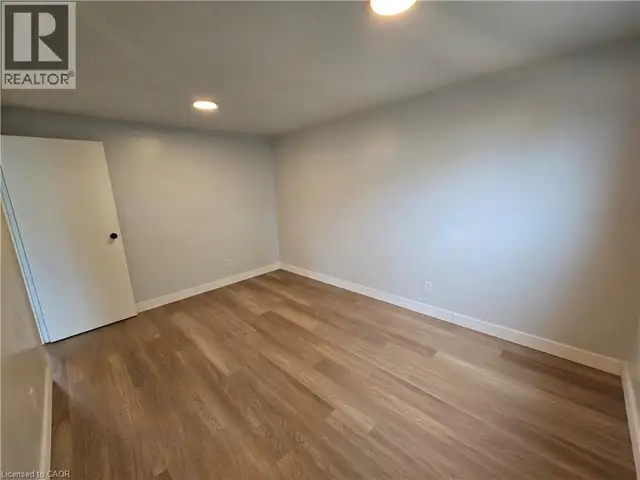 99 CLUTHE Crescent Kitchener, Ontario in Houses for Sale in Kitchener / Waterloo - Image 18
