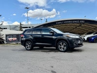 The 2017 Highlander LE AWD is a versatile mid-size crossover designed for families, offering seating... (image 1)