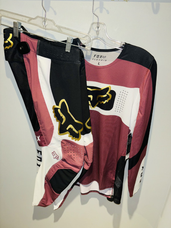 WMNS FOX MOTOCROSS PANT AND SHIRT BUNDLE in Other in Timmins