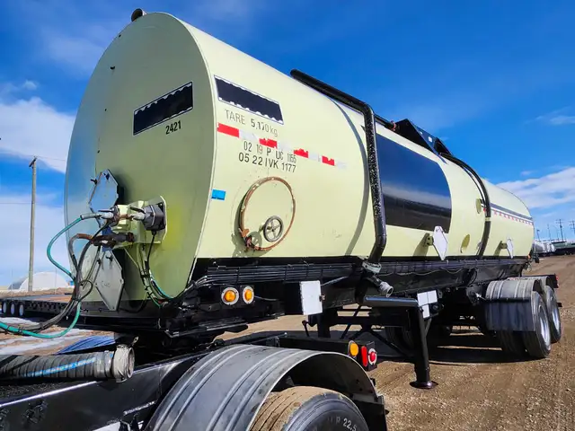 2004 Advance 51,400 L Super B-Train Insulated 406 Tank Trailer in Heavy Equipment in Delta/Surrey/Langley - Image 28