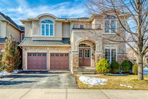 372 Creek Path Ave in Houses for Sale in Oakville / Halton Region