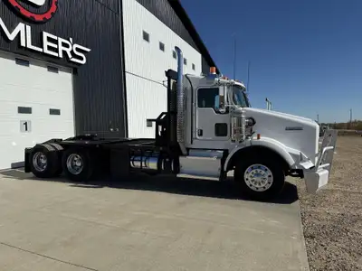 2011 Kenworth T800 Winch Truck Daycab County Unit! Work orders include New injectors, cam and rocker...