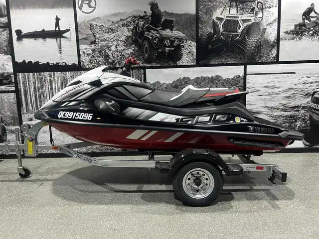 2024 Yamaha WAVERUNNER GP 1900R H.O AUDIO **A L'ETAT NEUF!!** in Personal Watercraft in Laval / North Shore - Image 4