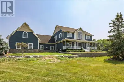 PRIVATE ENTERTAINERS PARADISE … Stunning, CUSTOM-BUILT estate nestled on a uniquely configured prope...