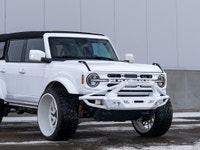 CARGET AUTOMOTIVE is thrilled to offer this 2023 Ford Bronco Outer Banks with the Sasquatch Package,... (image 4)