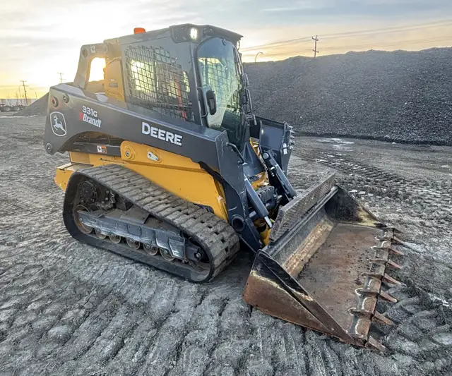 2024 John Deere 331G with 930 Hours in Heavy Equipment in Calgary - Image 3