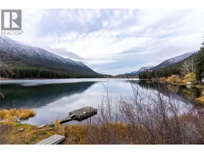 A rare opportunity to own one of 3 lakefront homes on stunning Fountain Lake in the peaceful Fountai...