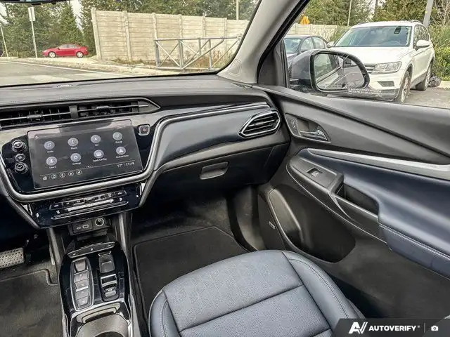 2022 Chevrolet Bolt EUV Premier | One Owner | Apple CarPlay in Cars & Trucks in Tricities/Pitt/Maple - Image 12