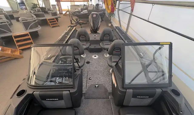 2026 TRACKER Targa V-19 Combo Tournament Edition fishing boat in Powerboats & Motorboats in Calgary - Image 26