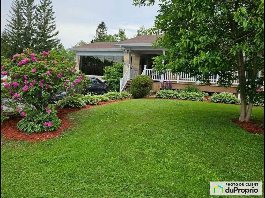 $425,000 - Bungalow for sale in Paspebiac — photo 1
