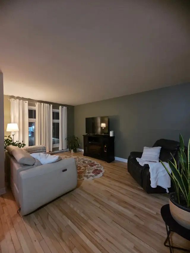 Longueuil Grand 4 1/2 haut duplex avec salle à manger in Long Term Rentals in Longueuil / South Shore - Image 3