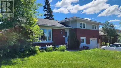 ALL UTILITIES INCLUDED. Rent this wonderful 3-bedroom situated approximately 300 meters from the Pin...
