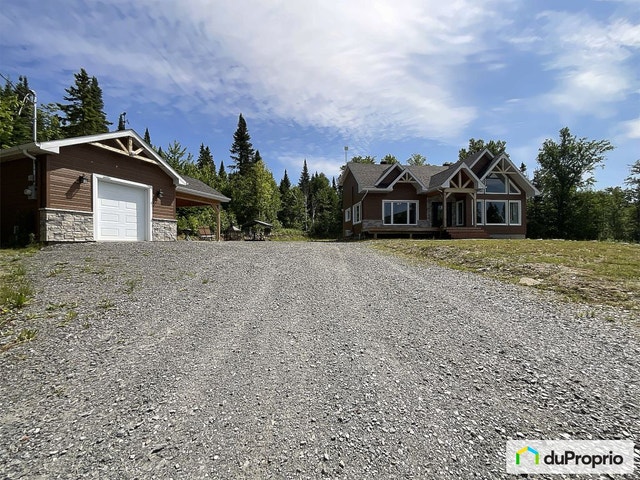 $675,000 - 2 Storey for sale in Notre-Dame-Des-Bois — photo 2