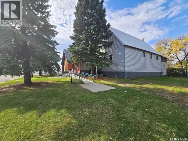 19 Broadway STREET Redvers, Saskatchewan in Commercial & Office Space for Sale in Regina - Image 5