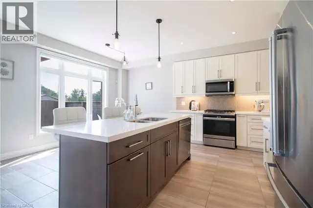 19 SECINARO Avenue Ancaster, Ontario in Long Term Rentals in Hamilton - Image 10