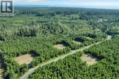 Tucked quietly into a serene, forested setting just four minutes from the York Road turnoff, Chantre...