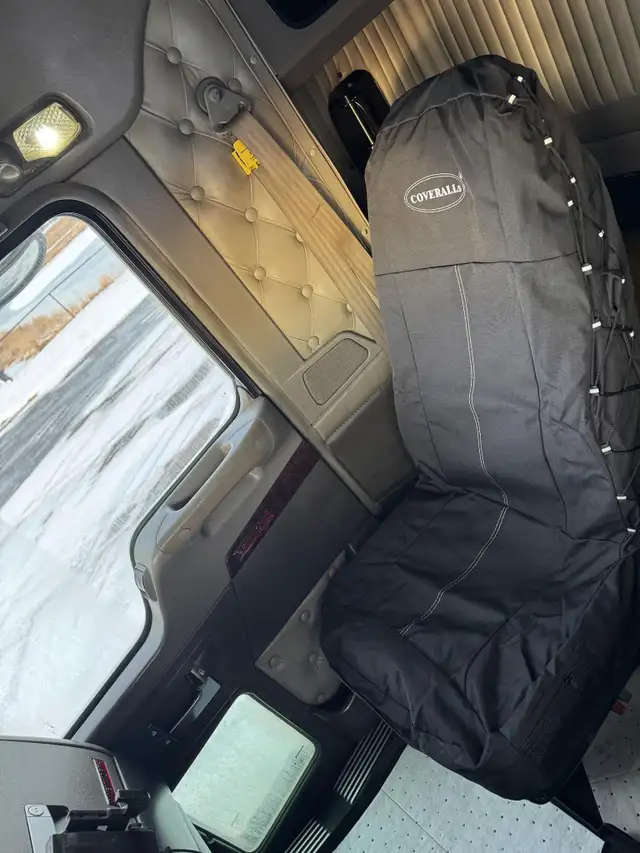 2012 KENWORTH T800 in Heavy Trucks in Saskatoon - Image 28