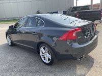 Vehicle Highlights: - Accident free - Dealer serviced - Winter tire pkg included Here's a very rare... (image 4)