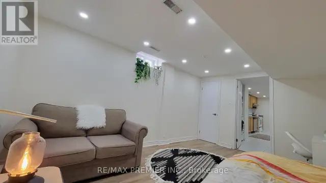 BASEMENT - 25 GRANITE STREET Vaughan (East Woodbridge), Ontario in Long Term Rentals in Markham / York Region - Image 17