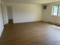 Spacious 3 Bedroom  in Stanley Park! FRIST MONTHS RENT FREE!