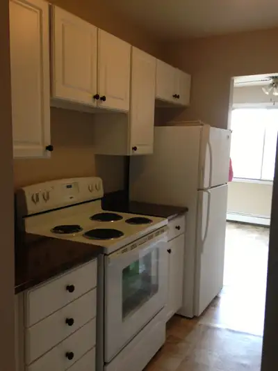 This attractive building is located on a cul-de-sac at the top of Main Avenue in Fairview. Most unit...