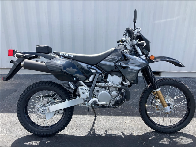 2024 SUZUKI DR-Z 400S - FACTORY! in Dirt Bikes & Motocross in Saskatoon - Image 2