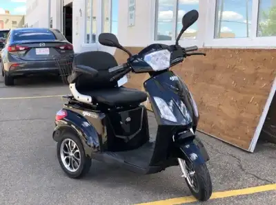 LEAVE BOREDOM IN THE DUST ZERO DOWN FINANCING AVAILABLE!!! PLEASE CALL 204-724-2438 FOR DETAILS (THE...