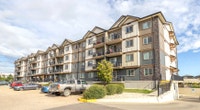 Broadstreet's Water's Edge offers 1 and 2 bedroom pet friendly apartments for rent, conveniently loc... (image 1)