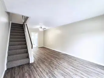 Newly Renovated 2 Bedroom Townhouse in Woodstock in Long Term Rentals in Woodstock - Image 5