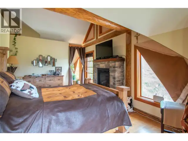 1225 Round Lake Road Armstrong, British Columbia in Houses for Sale in Vernon - Image 28
