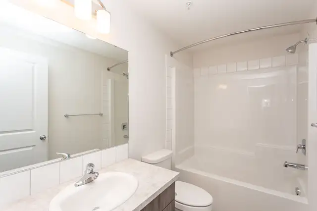 Bluewater Apartments - 2 Bed 2 Bath62863313938307123