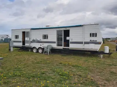 Private room rental in 38' trailer in Shediac.