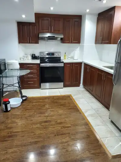 Spacious 2-Bed + LaundryAC/Parking Incl (Libby Rd)