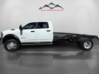 VERY RARE AND HARD TO FIND CAB CHASSIS! THIS TRUCK COMES WITH A 6.4LV8 HEMI, CLOTH BUCKET SEATS, PRE... (image 7)