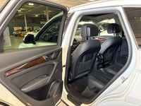 FEATURING : QUATTRO AWD, PANORAMIC ROOF, DIGITAL GAUGE CLUSTER NAVIGATION DISPLAY, WOOD GRAIN TRIMS,... (image 6)