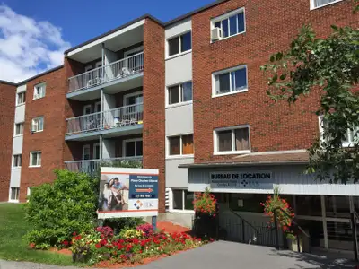 Bienvenue à la 40-45-50-55 Place Charles-Albanel Prime D'emménagement jusqu'à 500,00 $ LOYER À parti...