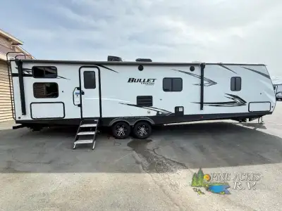Keystone Bullet travel trailer 331BHS highlights: Private Bunkhouse Master Suite Laundry Chute Tri-F...