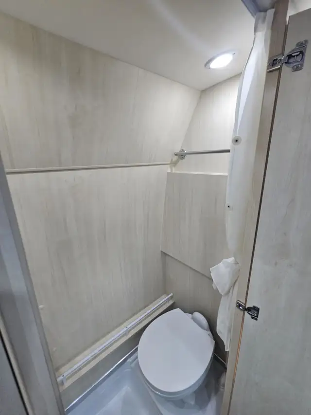 2022 Pleasure Way Pleateau TS in RVs & Motorhomes in Moncton - Image 18