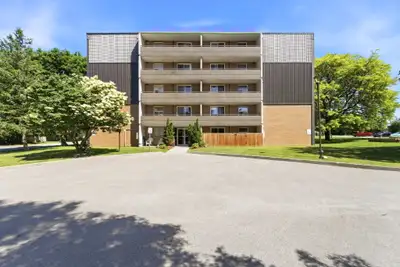 Building Description $1000 OFF FIRST MONTHS RENT FOR MILITARY & EMERGENCY RESPONDERS* *Conditions ap...