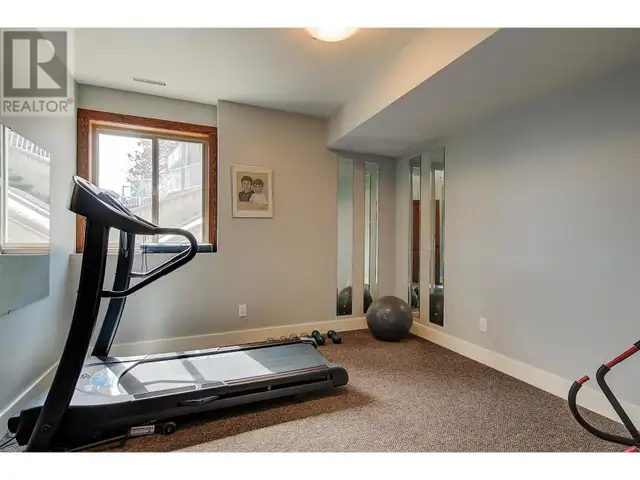5824 Columbia Avenue Peachland, British Columbia in Houses for Sale in Penticton - Image 17